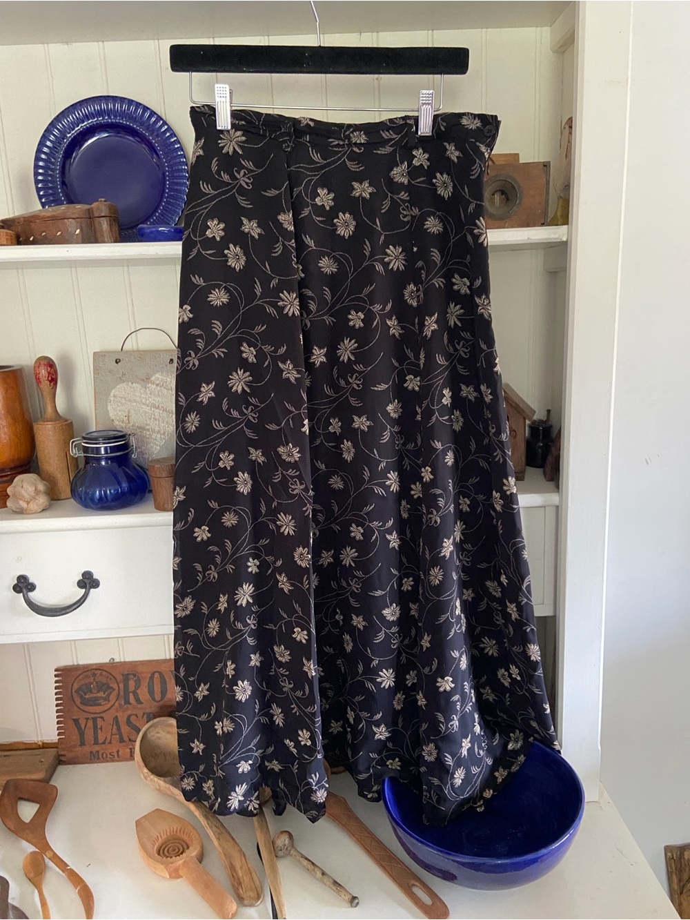 Louben for Melanie Lynn Black Floral A-Line Maxi Skirt